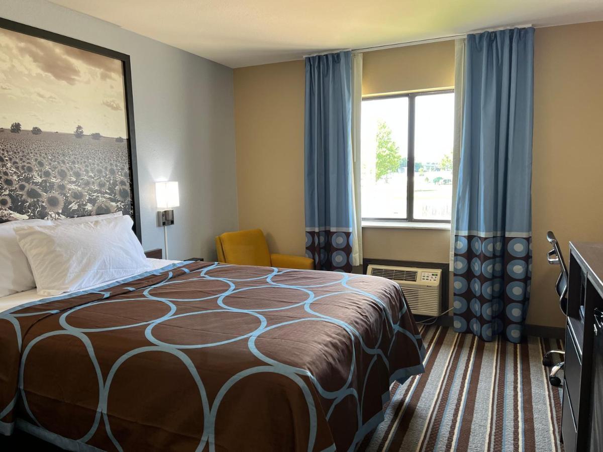 Hotel Super 8 By Wyndham Independence Ks Extérieur photo
