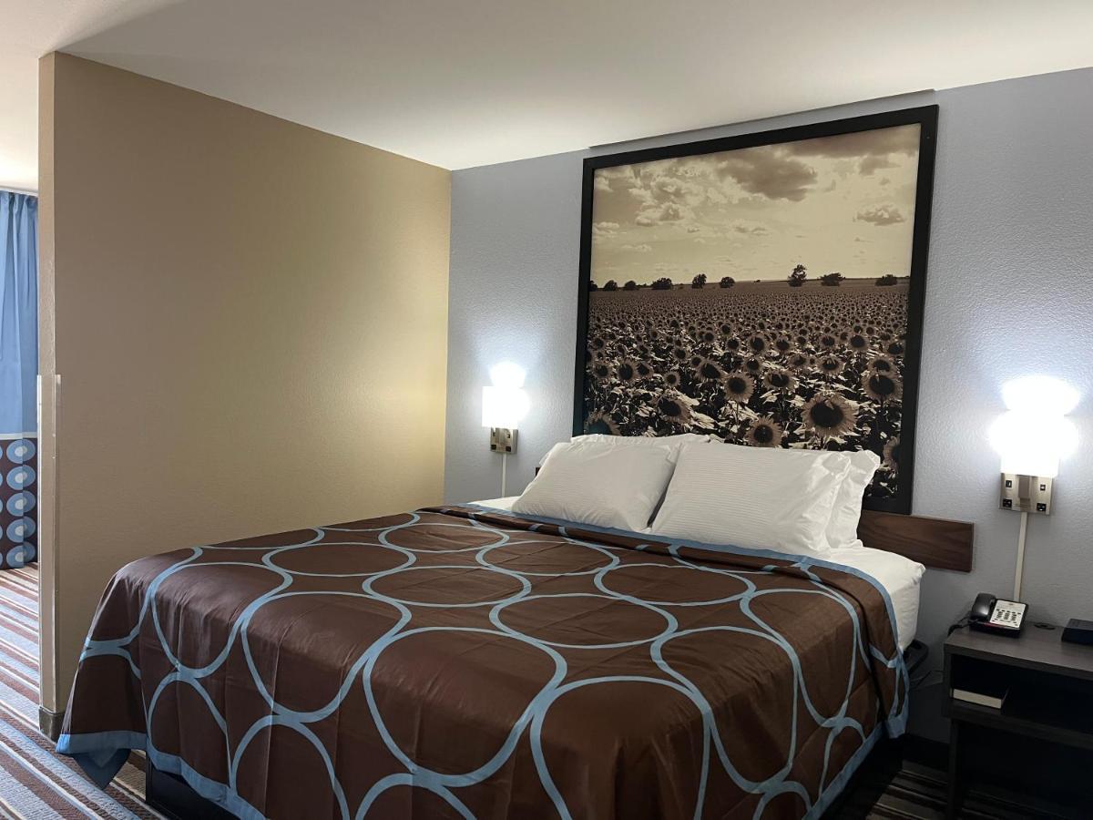 Hotel Super 8 By Wyndham Independence Ks Extérieur photo
