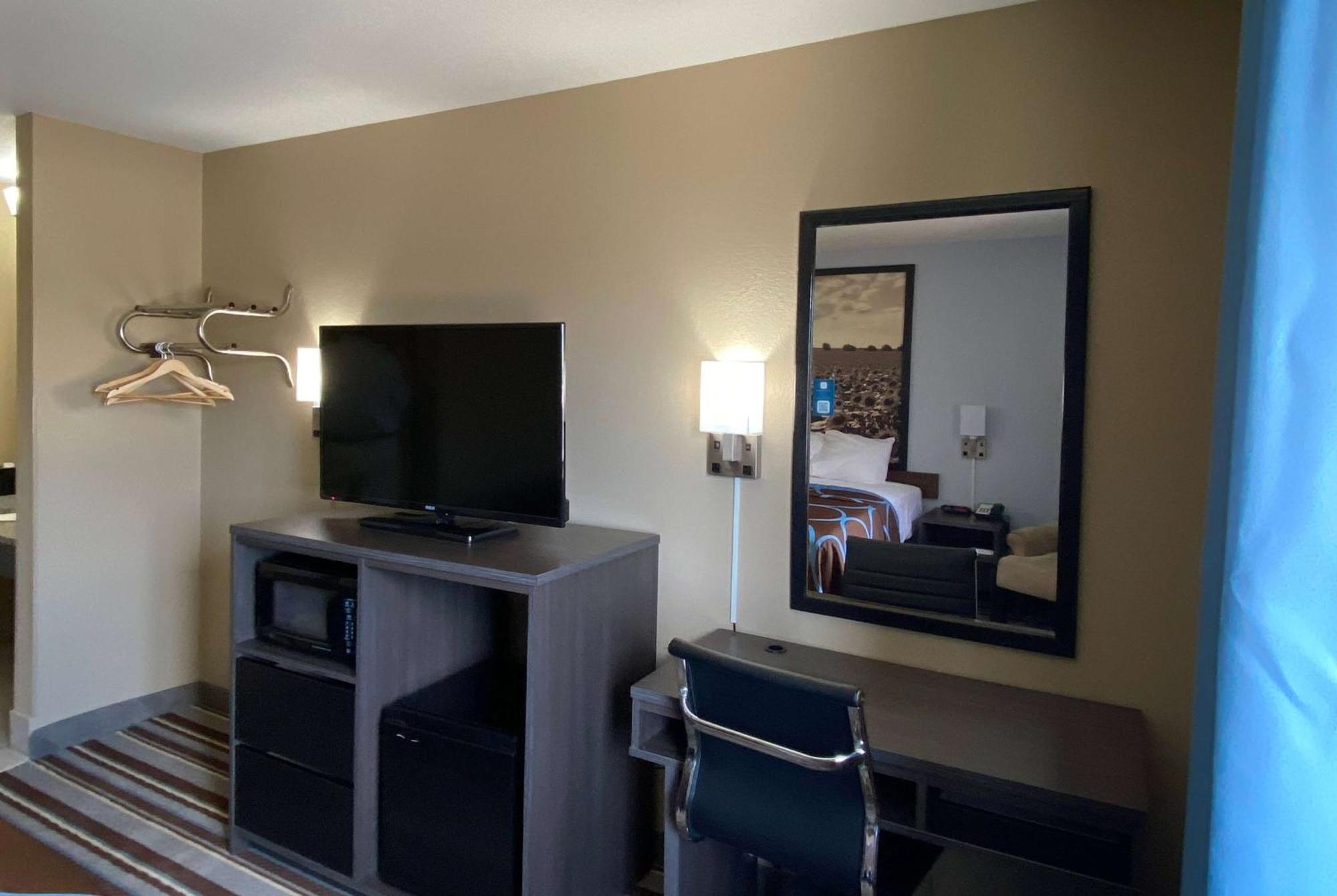 Hotel Super 8 By Wyndham Independence Ks Extérieur photo