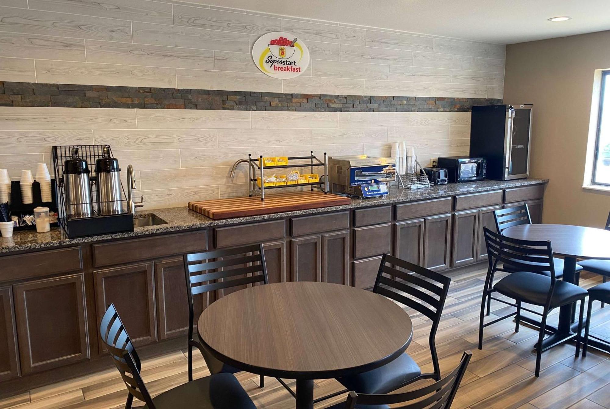 Hotel Super 8 By Wyndham Independence Ks Extérieur photo